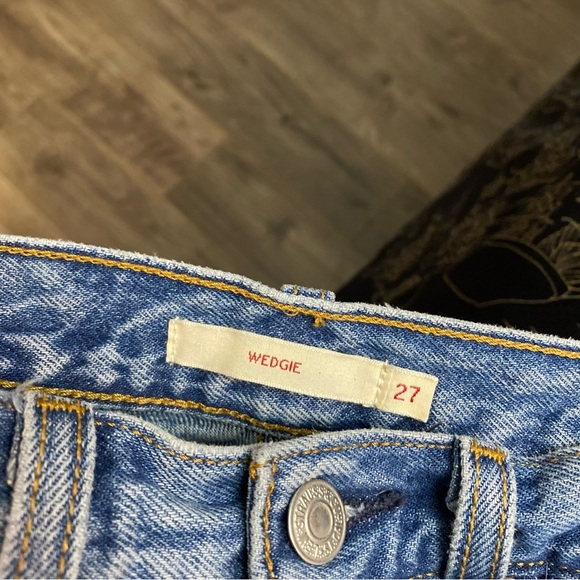 Levi’s wedgie fit jeans high rise tapered leg chewed hem size 27 - Picture 9 of 16